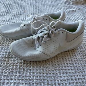 Cheer shoes